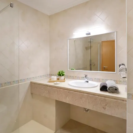 Baleeira Sol Appartement *